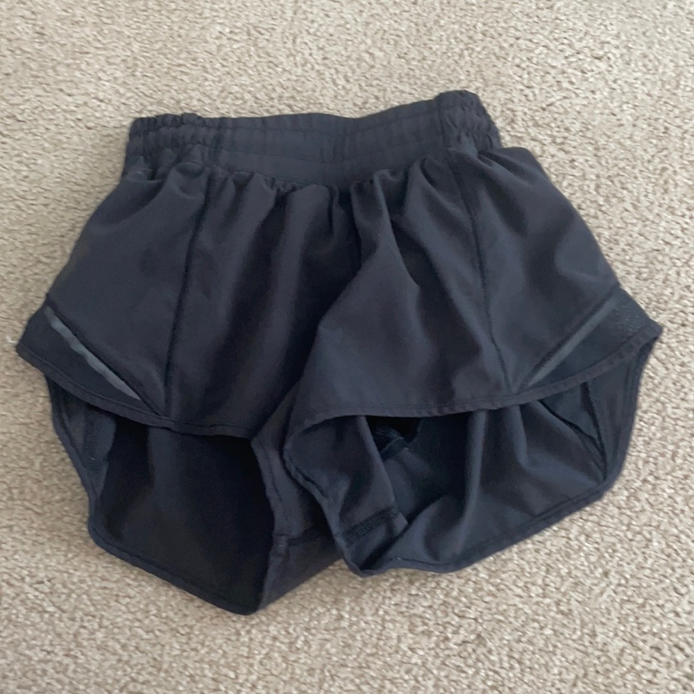 Black lululemon hotty hot shorts size 2 regular length